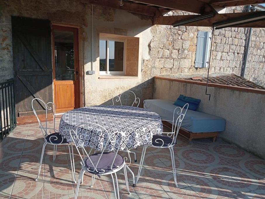 Maison De Village Avec Superbe Vue Cuq  Exterior photo